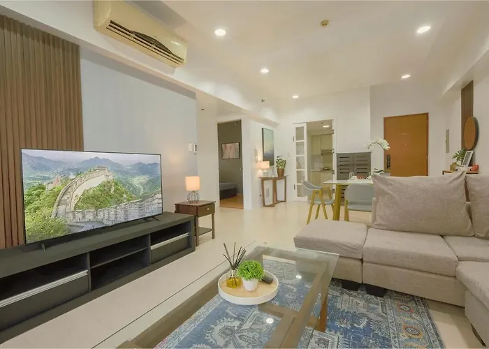 New! Spacious 2br In Bgc With Fast Wifi