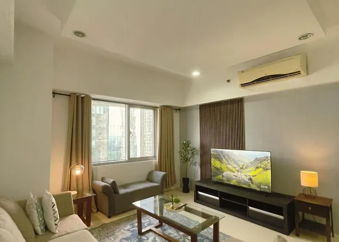 New! Spacious 2br In Bgc With Fast Wifi