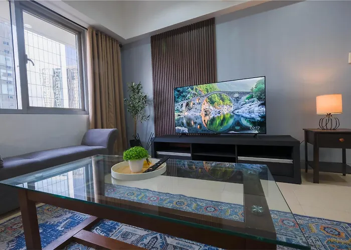 New! Spacious 2br In Bgc With Fast Wifi *