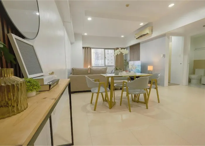 New! Spacious 2br In Bgc With Fast Wifi *