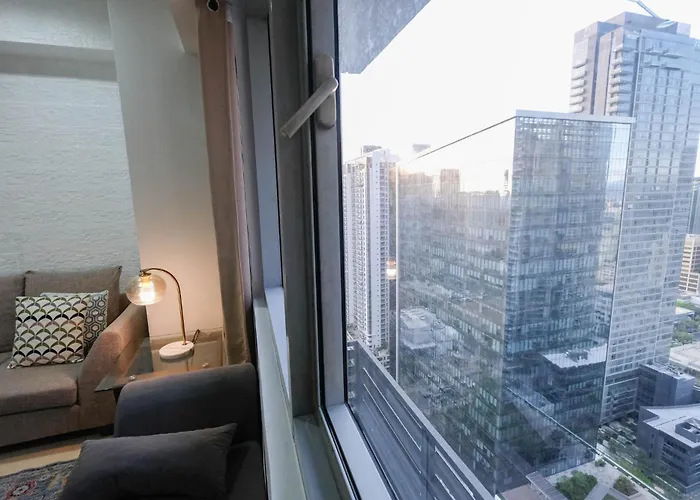 New! Spacious 2br In Bgc With Fast Wifi