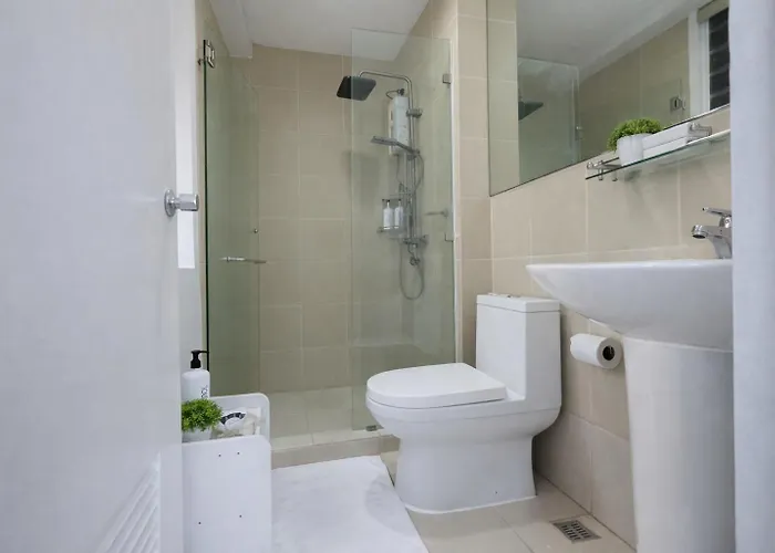 New! Spacious 2br In Bgc With Fast Wifi Manila