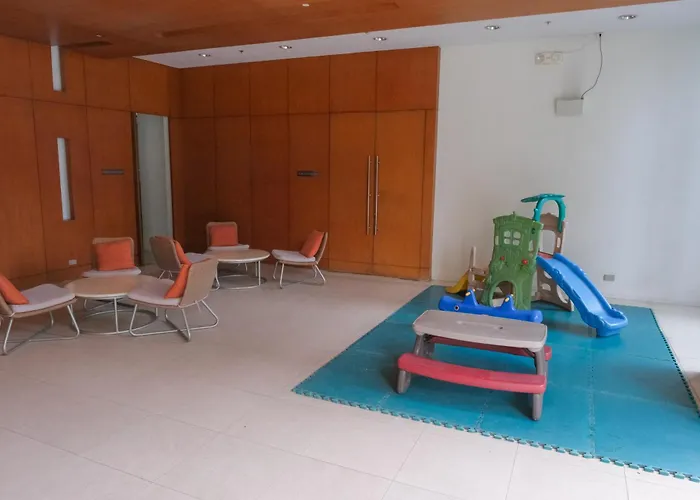 New! Spacious 2br In Bgc With Fast Wifi Appartamento *