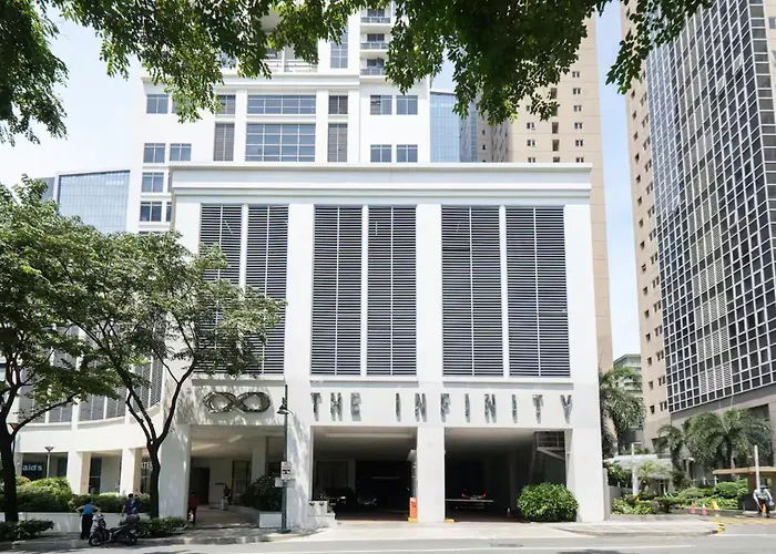 New! Spacious 2br In Bgc With Fast Wifi